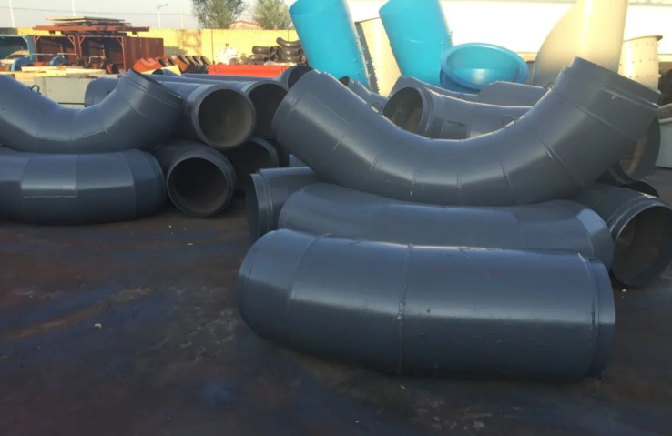 耐磨管道成品,堆焊耐磨管生產車間實景展示(圖4) 耐磨管道成品,堆焊耐磨管生產車間實景展示(圖4)